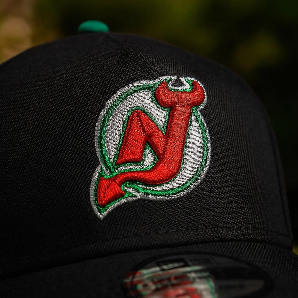NEW JERSEY DEVILS NHL BLACK KELLY GREEN UV / NEW ERA 9FORTY A-FRAME