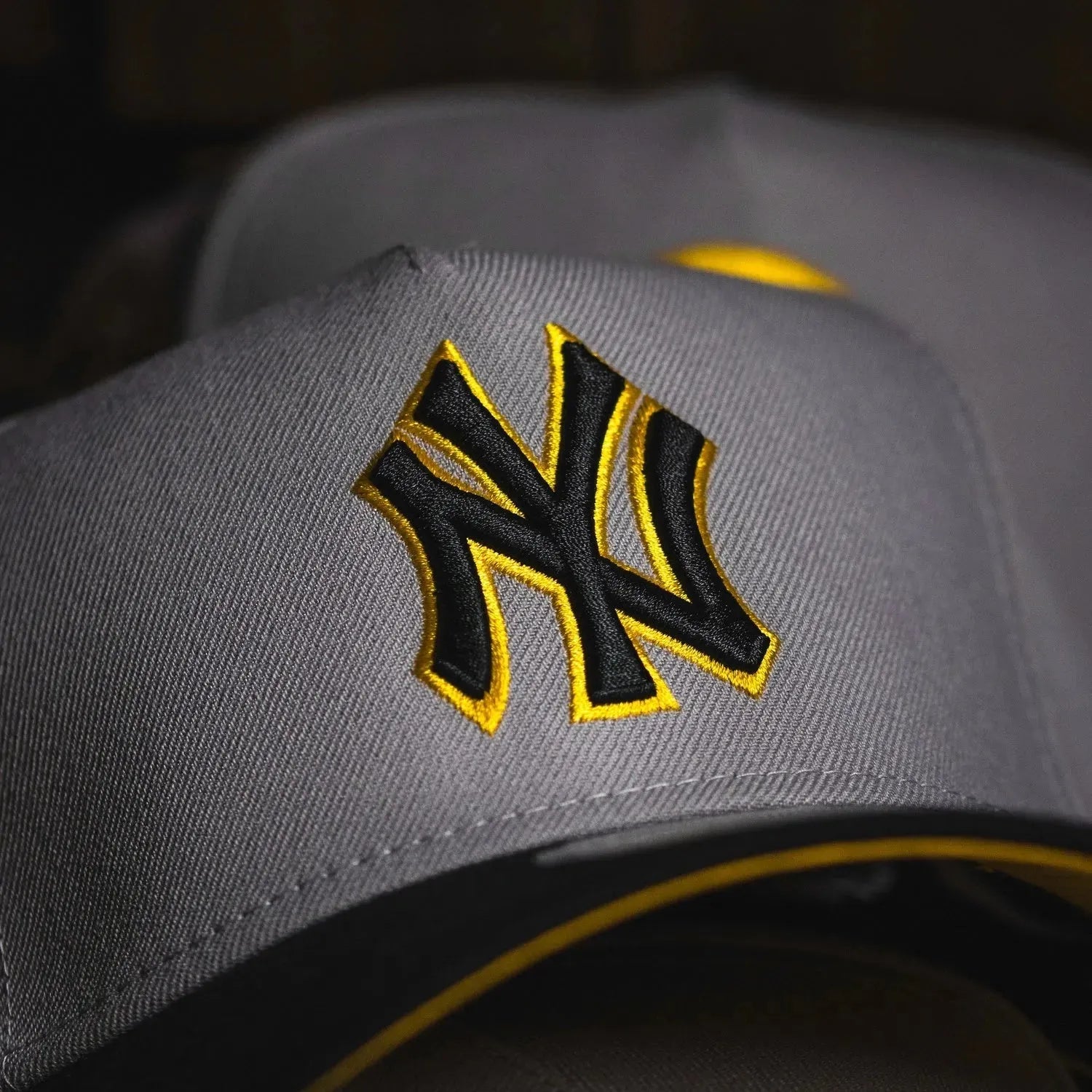 NEW ERA 9FORTY NEW YORK YANKEES WORLD SERIES 2009 TWO TONE / YELLOW UV - FAM