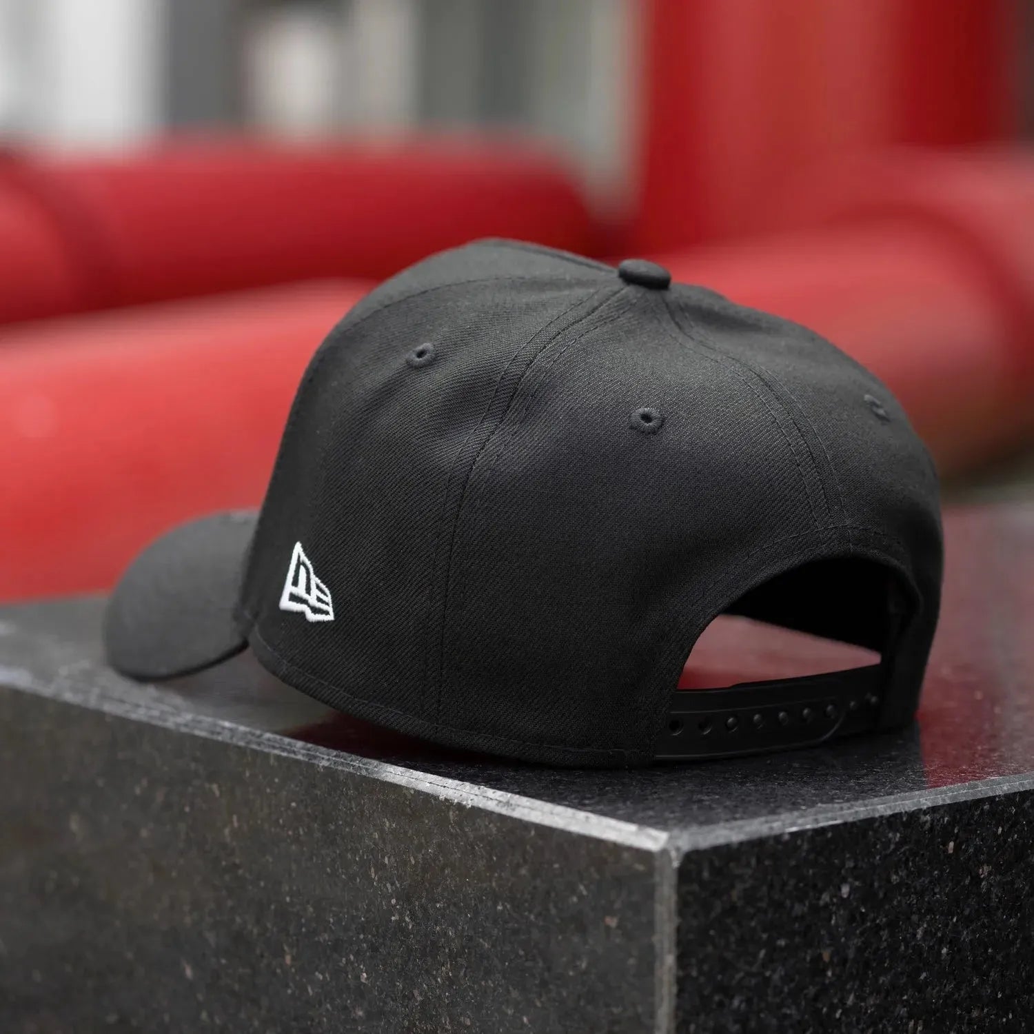 NEW ERA 9FORTY LOS ANGELES ANGELS SIDE PATCH BLACK / SCARLET RED UV - FAM